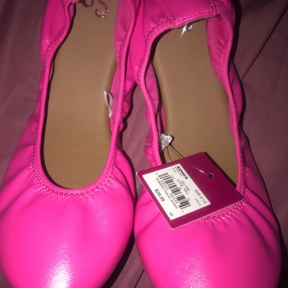 SO Shoes - Women’s SO flats SO Shoes - Women’s SO flats